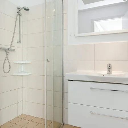 Two-bedroom In 37 *